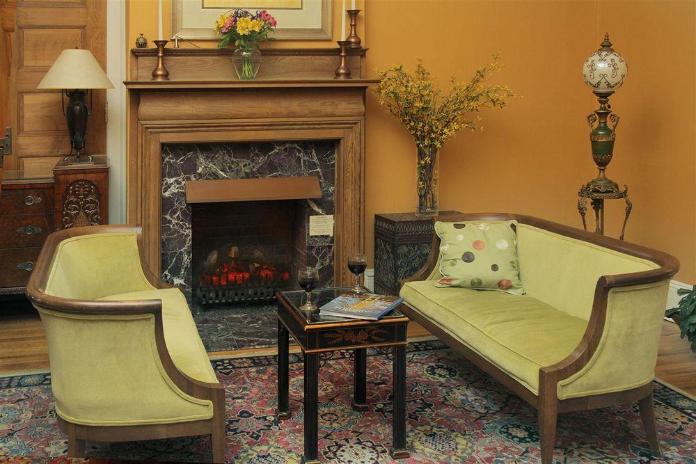 Hill House Bed & Breakfast Inn Эшвилл Экстерьер фото