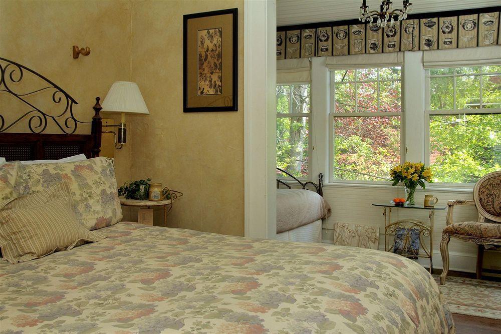 Hill House Bed & Breakfast Inn Эшвилл Экстерьер фото