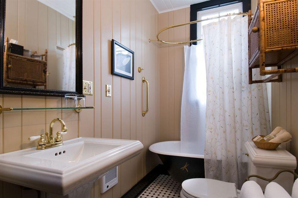 Hill House Bed & Breakfast Inn Эшвилл Экстерьер фото