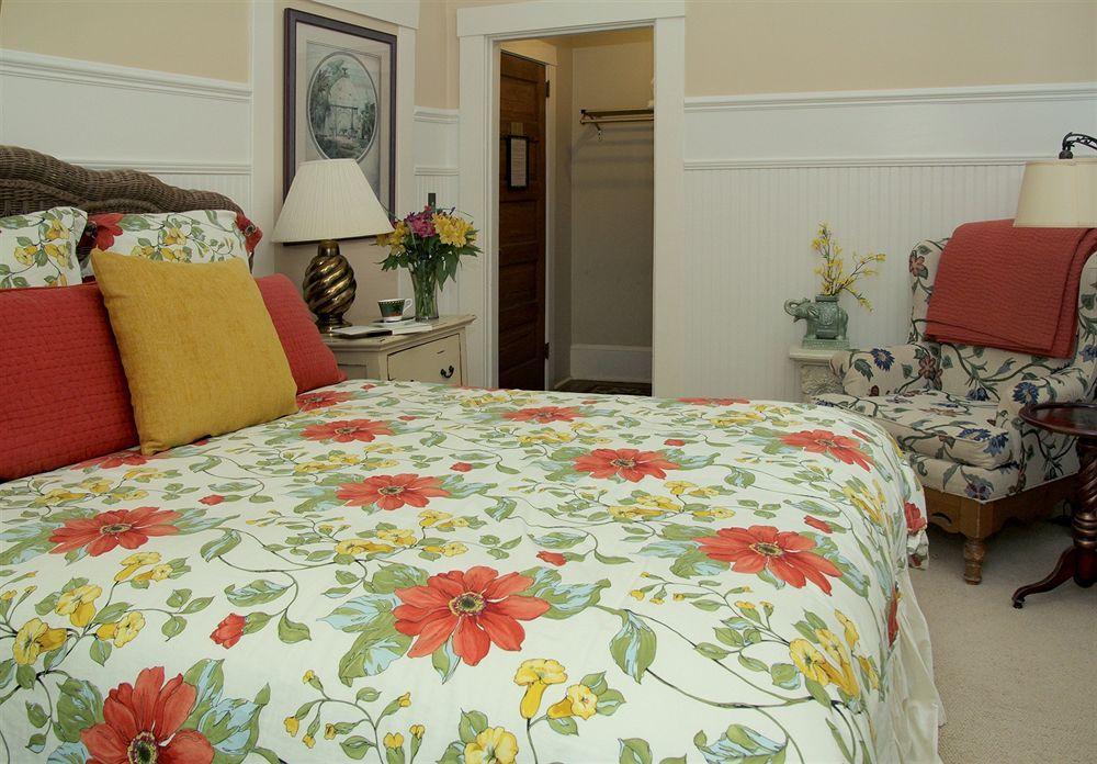 Hill House Bed & Breakfast Inn Эшвилл Экстерьер фото