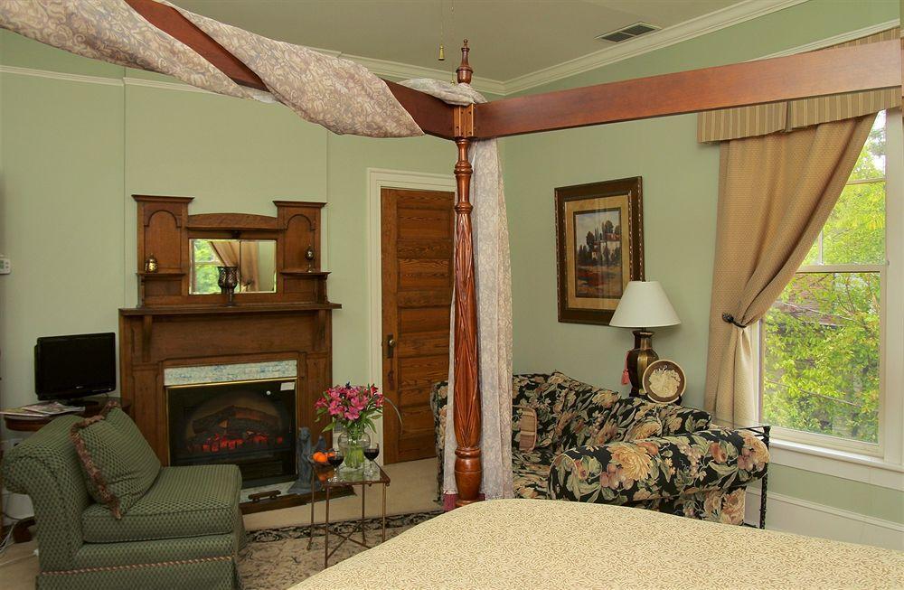 Hill House Bed & Breakfast Inn Эшвилл Экстерьер фото