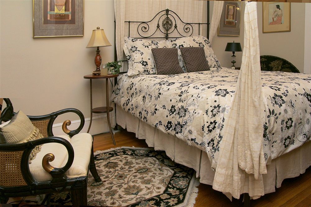 Hill House Bed & Breakfast Inn Эшвилл Экстерьер фото