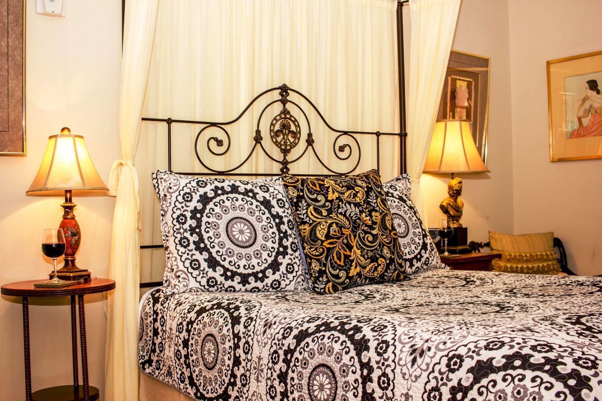 Hill House Bed & Breakfast Inn Эшвилл Экстерьер фото