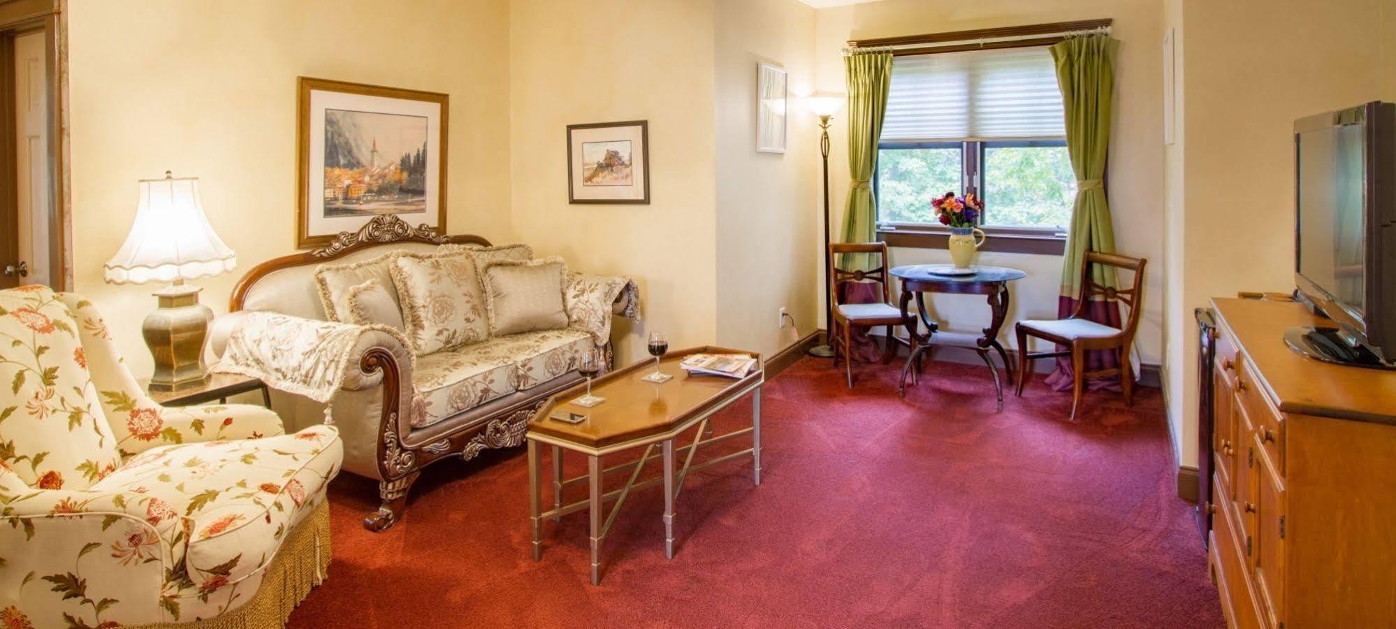 Hill House Bed & Breakfast Inn Эшвилл Экстерьер фото