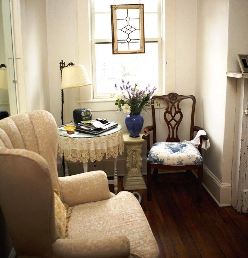 Hill House Bed & Breakfast Inn Эшвилл Экстерьер фото