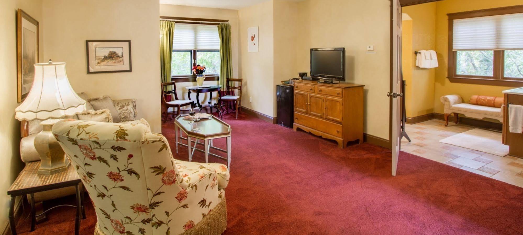 Hill House Bed & Breakfast Inn Эшвилл Экстерьер фото